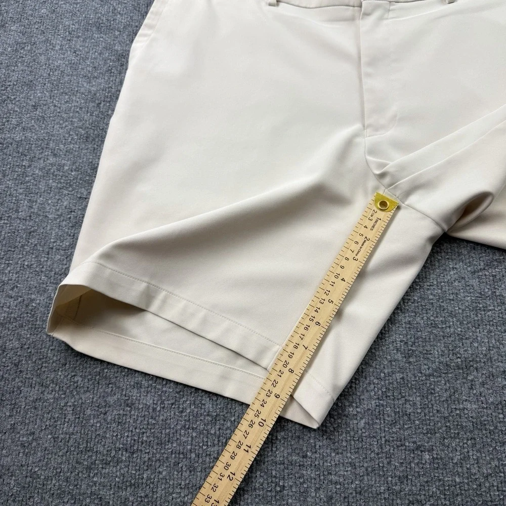 Peter Millar Men's‎ Golf Shorts Beige Performance Stretch Size 40 Flat Front